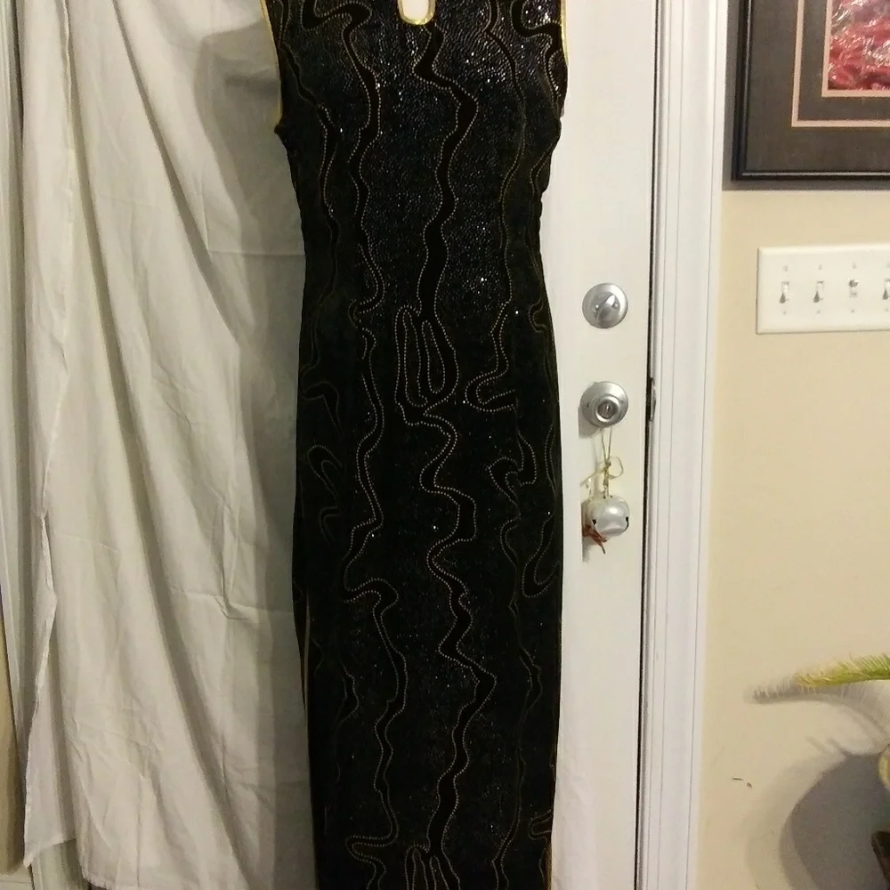 Dress - Picture 7 of 7